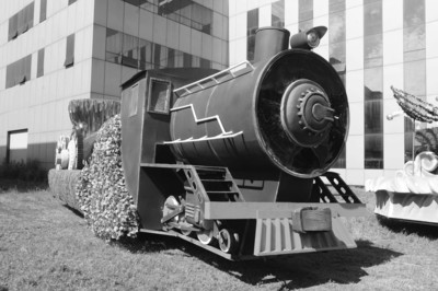 20輛花車亮相沈陽(yáng)國(guó)際旅游節(jié) - 中國(guó)自貢燈會(huì),燈會(huì)彩燈界的行業(yè)門戶網(wǎng)站,聚合彩燈企業(yè)提供最全的彩燈會(huì)燈展花車信息,搜羅展會(huì)活動(dòng)信息和歷屆燈會(huì)集錦